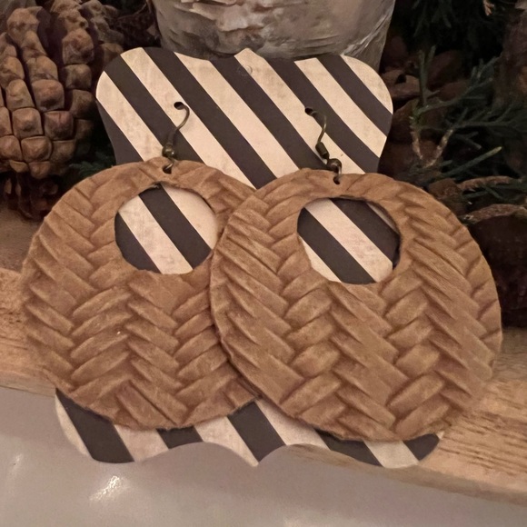 Beige Cork Leather Circle Earrings - Picture 2 of 4